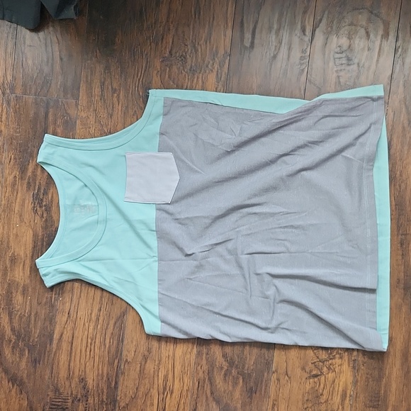 Lot of three men's tank tops - Picture 6 of 7